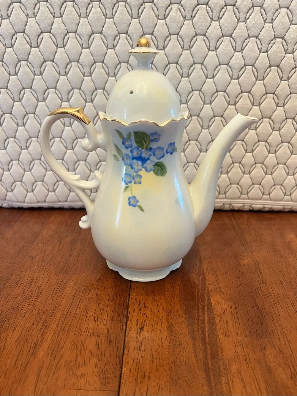 Lefton coffee pot